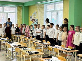 Первенство по русским шашкам "Умники и Умницы" Первенство по русским шашкам "Умники и Умницы".